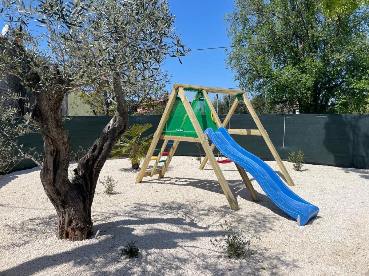 Moderne Istrische Steinvilla - 4 Sterne Mit Privatem, Beheizbaren Pool & Meerblick Kavran エクステリア 写真